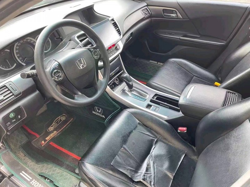 济宁14年本田雅阁6