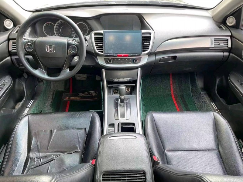 济宁14年本田雅阁5