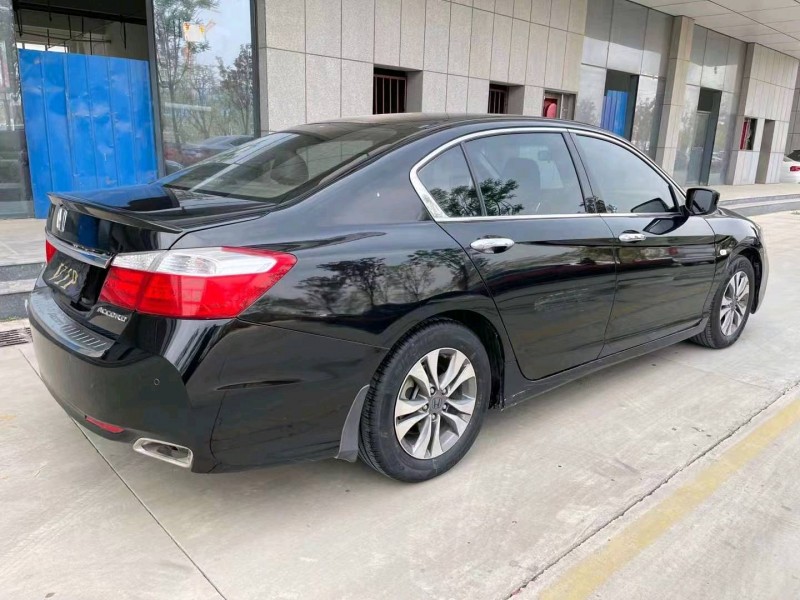 济宁14年本田雅阁8