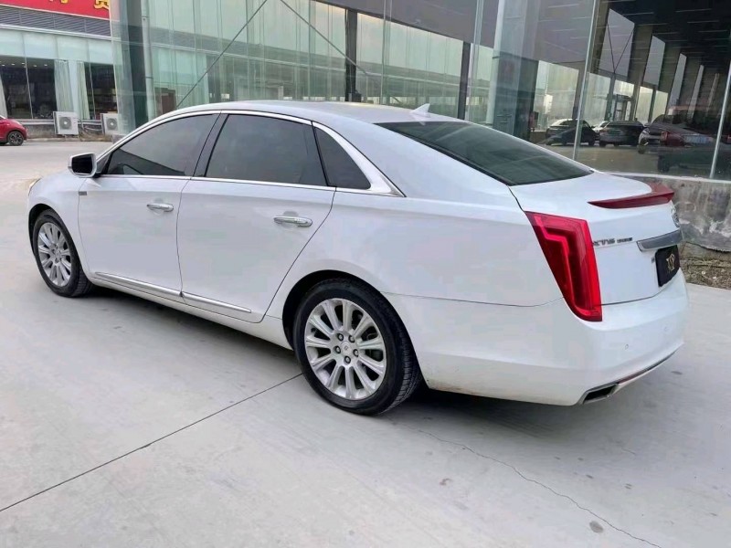 济宁13年凯迪拉克XTS7