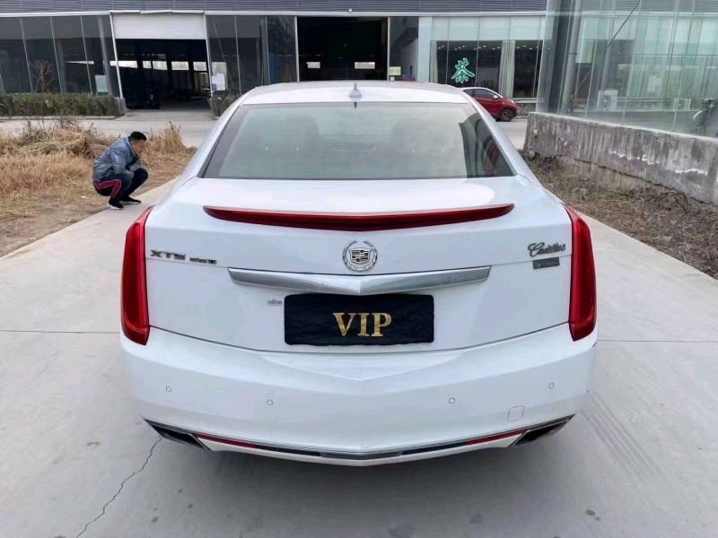 济宁13年凯迪拉克XTS9