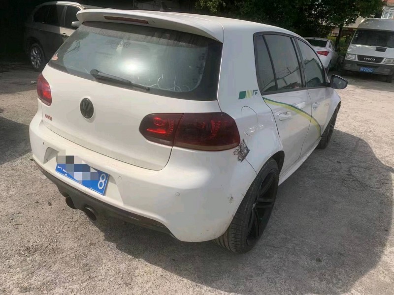 武汉10年大众高尔夫8