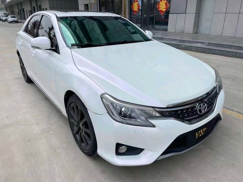 济宁15年丰田锐志3