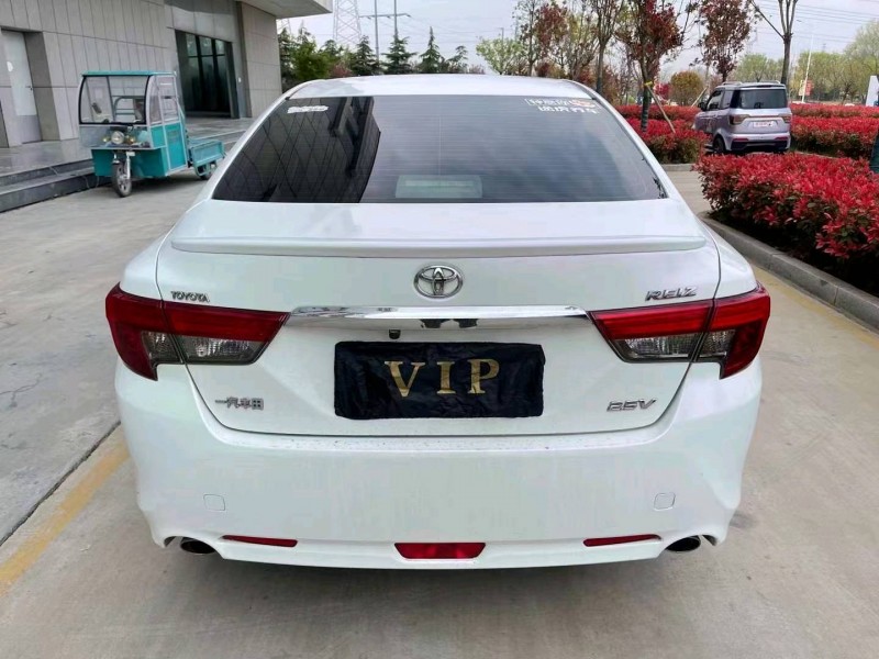 济宁15年丰田锐志9