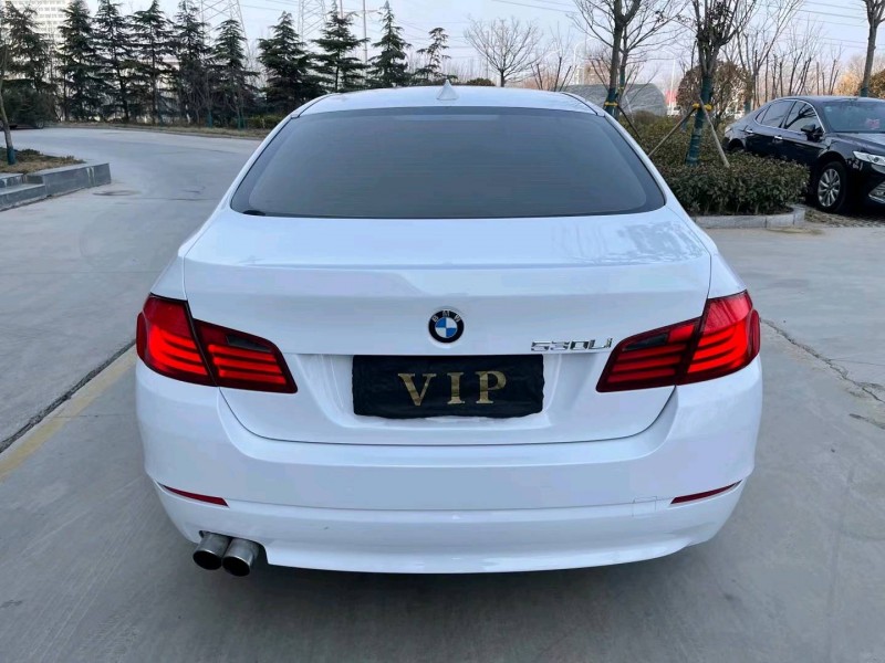 济宁13年宝马5系9