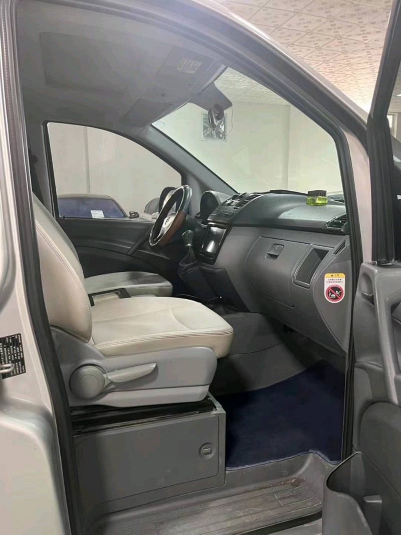 廊坊11年奔驰威霆4