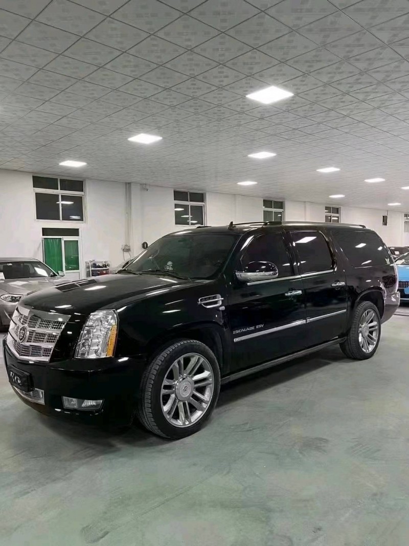 廊坊13年凯迪拉克凯雷德2