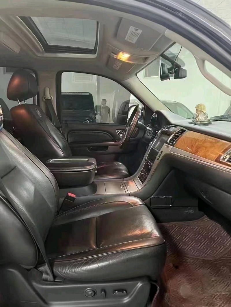 廊坊13年凯迪拉克凯雷德8