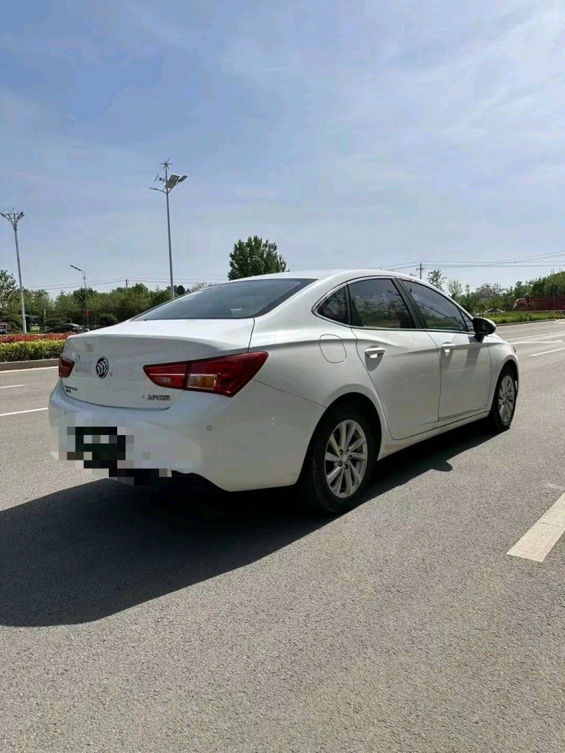 枣庄18年别克威朗9