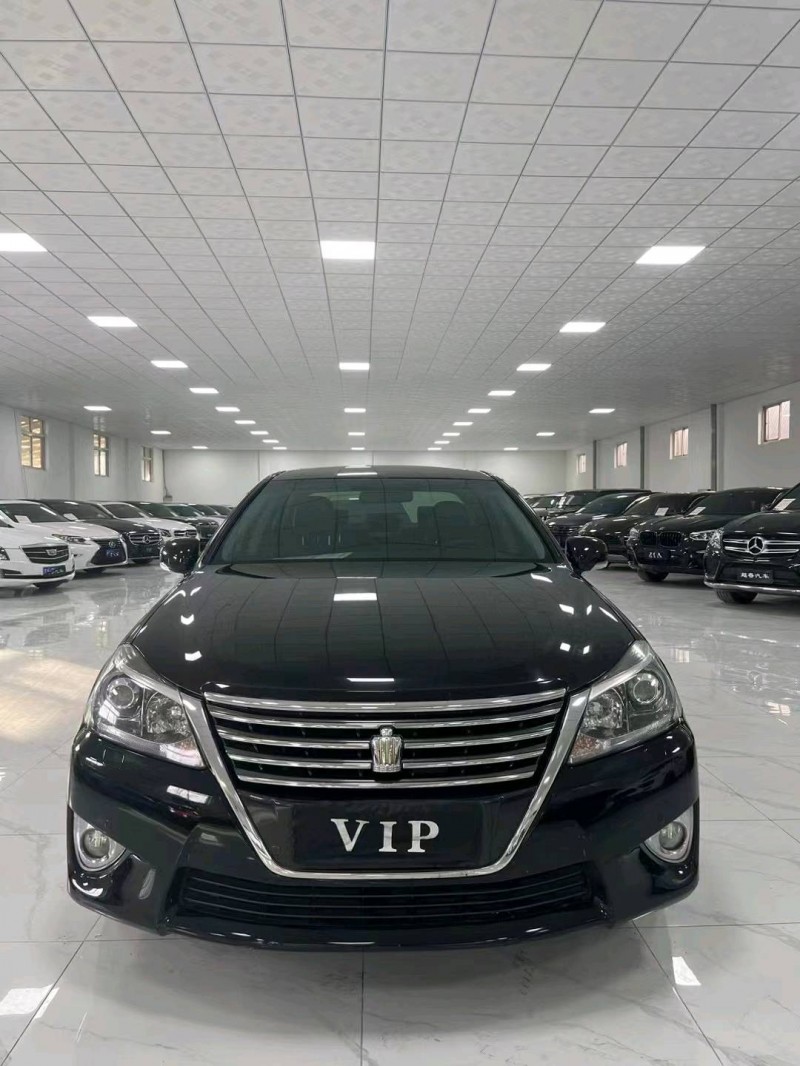 廊坊15年丰田皇冠1