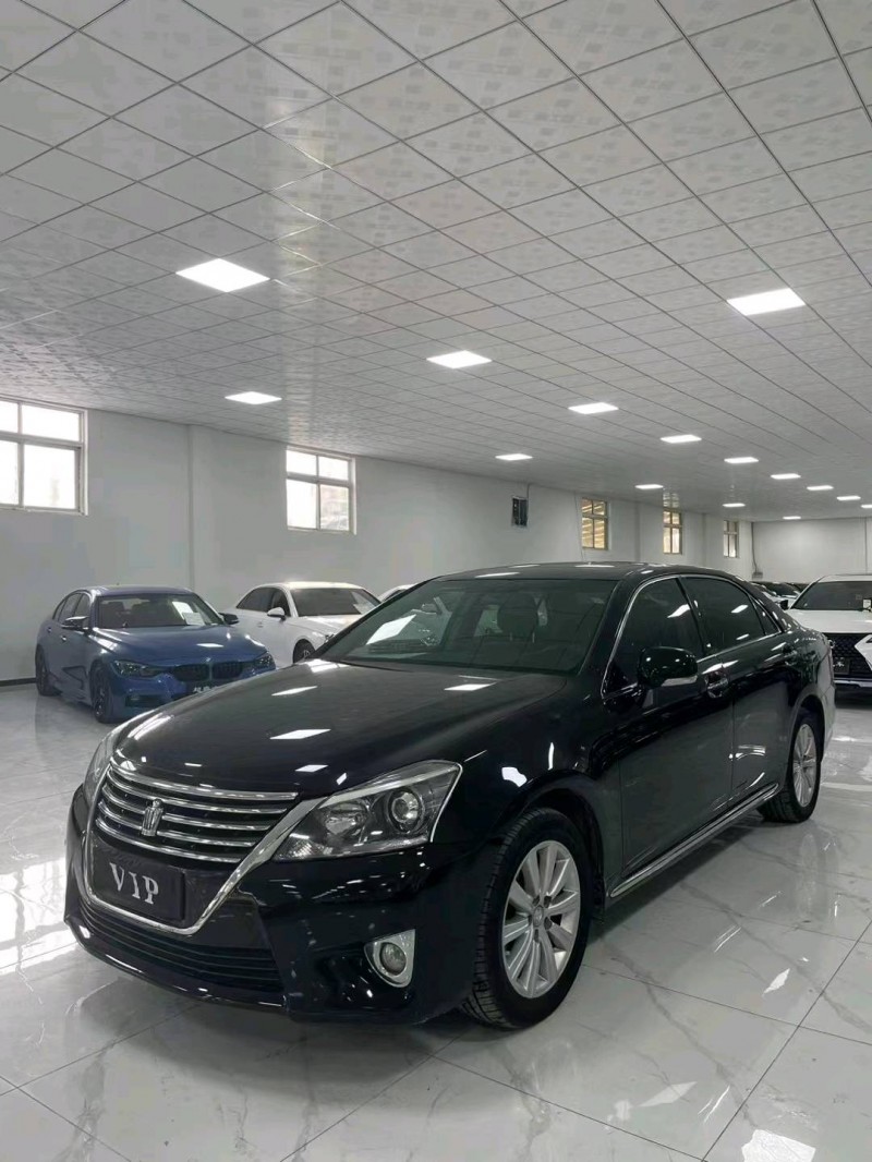 廊坊15年丰田皇冠2