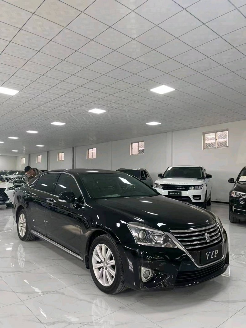 廊坊15年丰田皇冠3