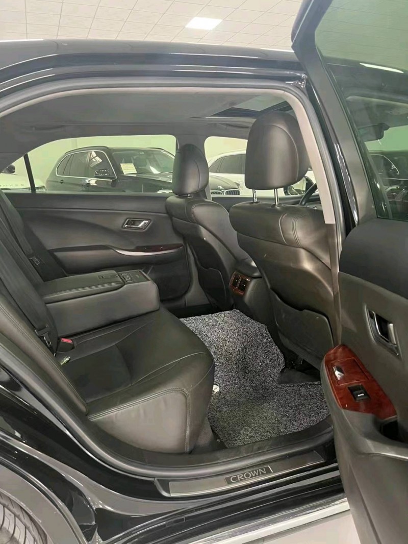 廊坊15年丰田皇冠5
