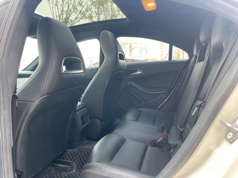 济宁17年奔驰CLA4