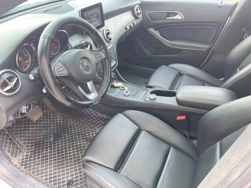 济宁17年奔驰CLA6