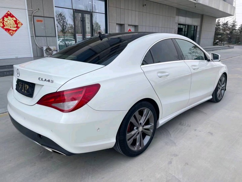 济宁17年奔驰CLA8