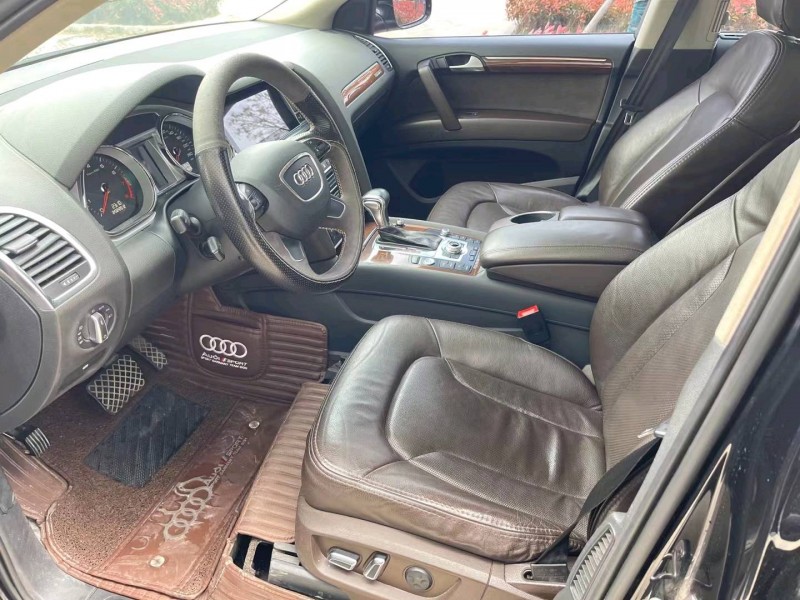 济宁12年奥迪Q76