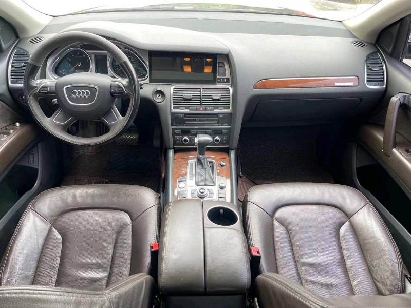 济宁12年奥迪Q75