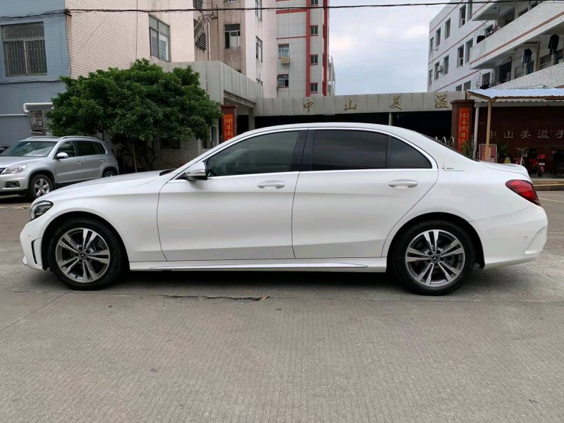 中山19年奔驰C3