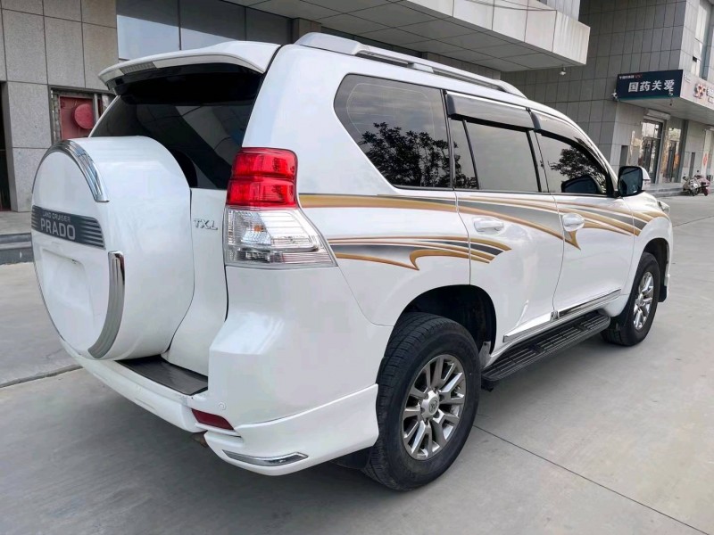 济宁14年丰田普拉多8