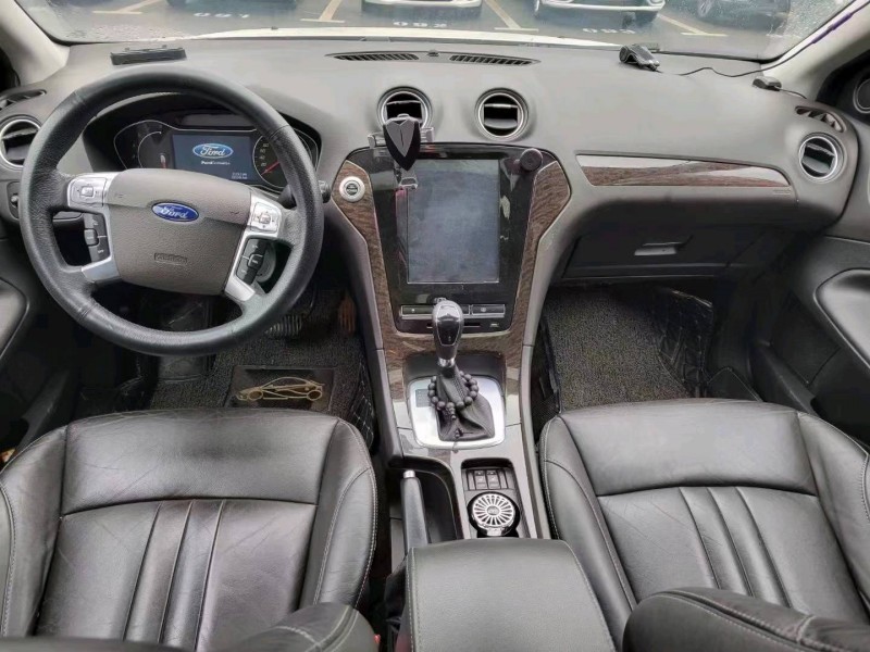 成都13年福特蒙迪欧-致胜2