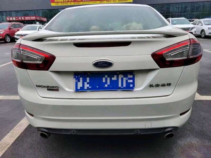 成都13年福特蒙迪欧-致胜8