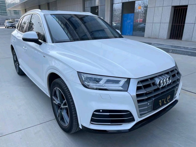济宁19年奥迪Q53