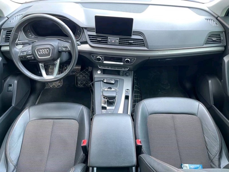 济宁19年奥迪Q55