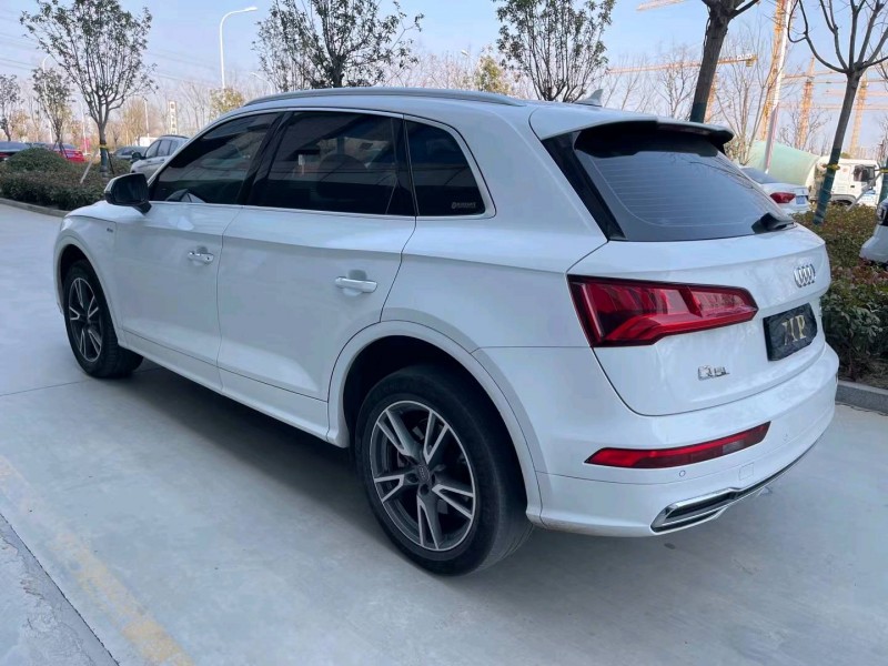 济宁19年奥迪Q57