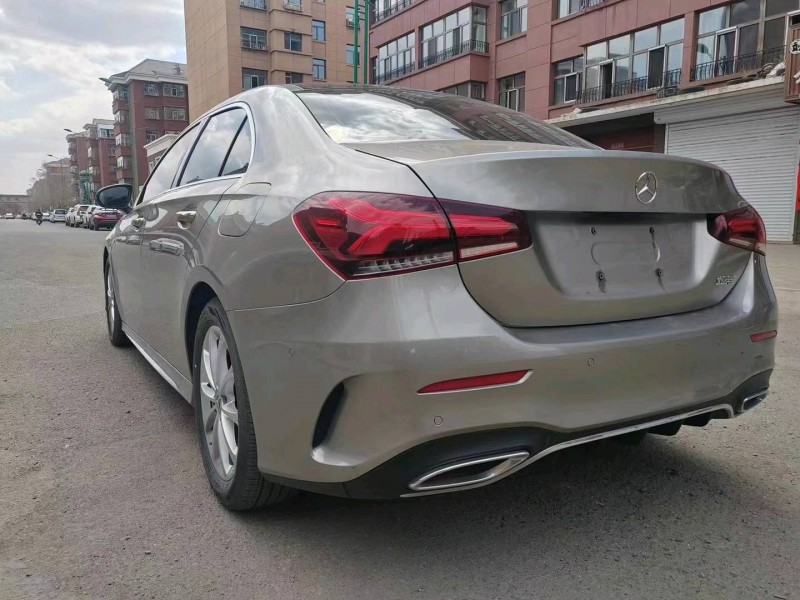 石家庄19年奔驰A3