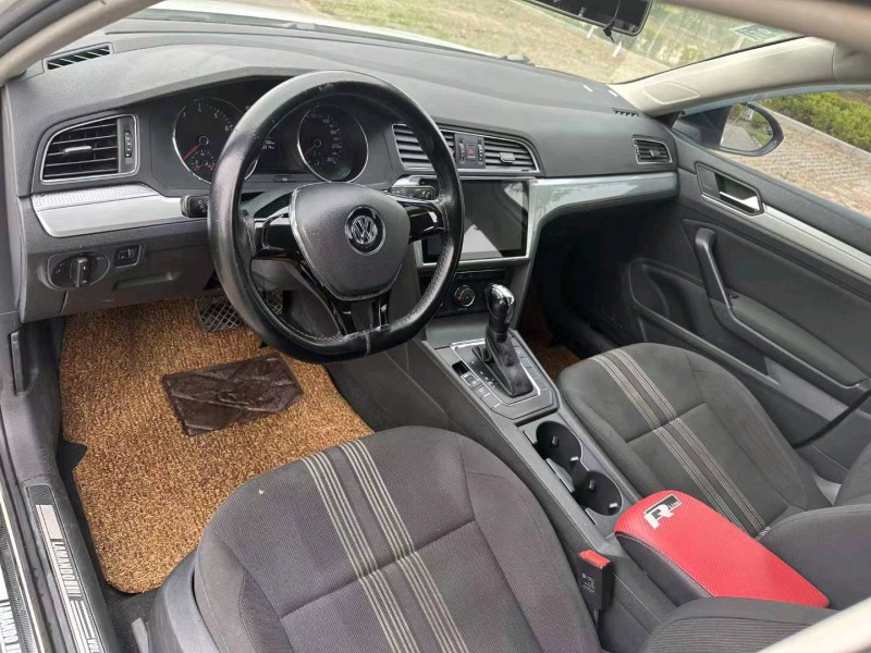 济南16年大众凌渡5