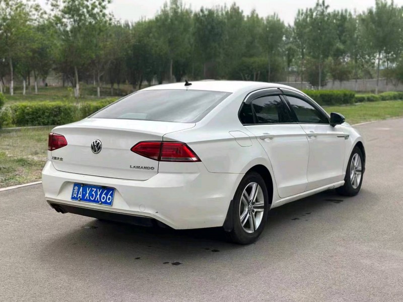 济南16年大众凌渡7