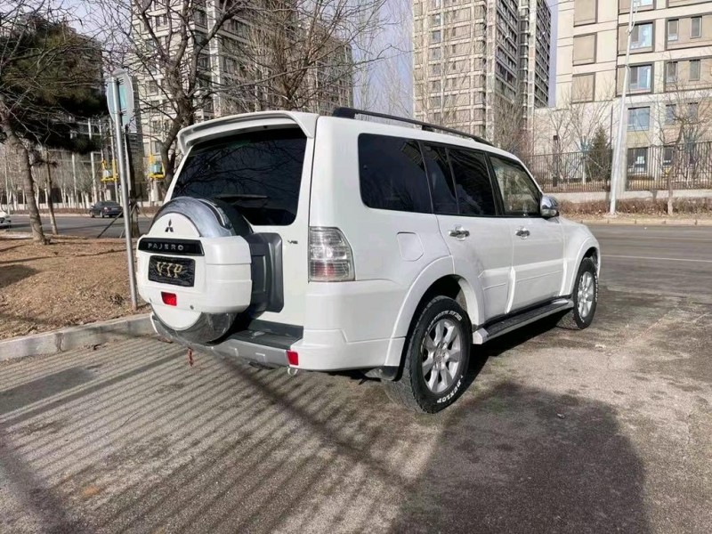 沈阳14年三菱帕杰罗5
