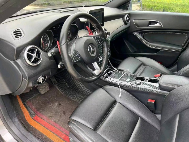 青岛17年奔驰CLA6