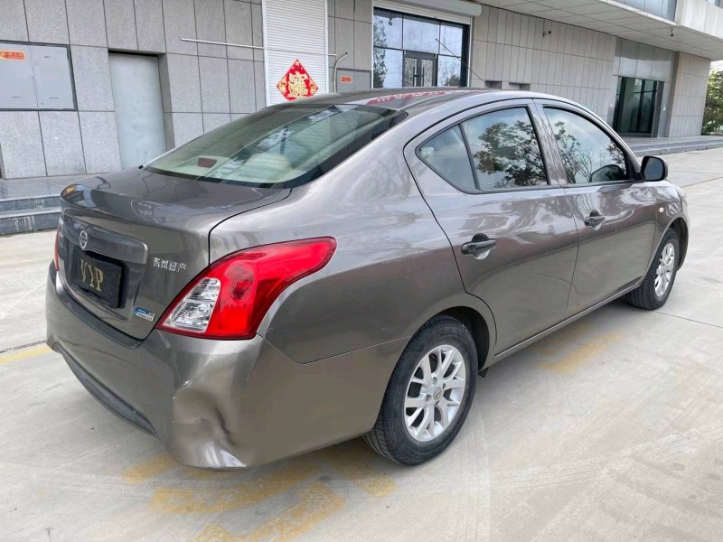 济宁17年日产阳光4