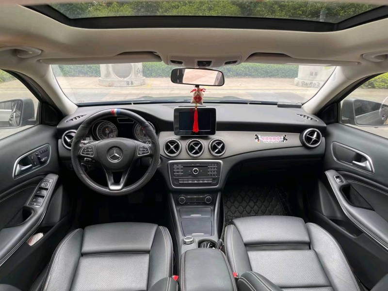 佛山17年奔驰GLA7