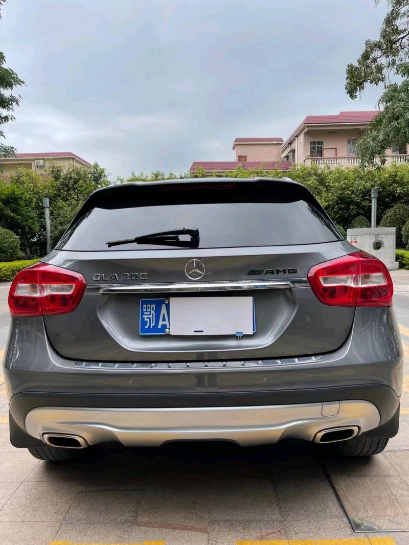 佛山17年奔驰GLA9