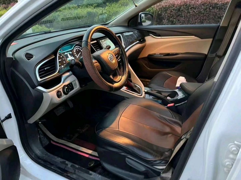 青岛17年别克英朗GT8