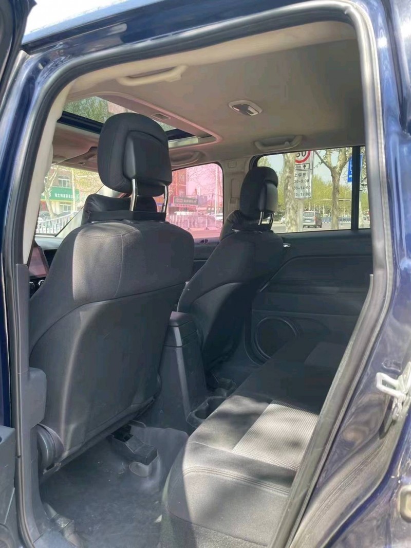 济南12年Jeep指南者4