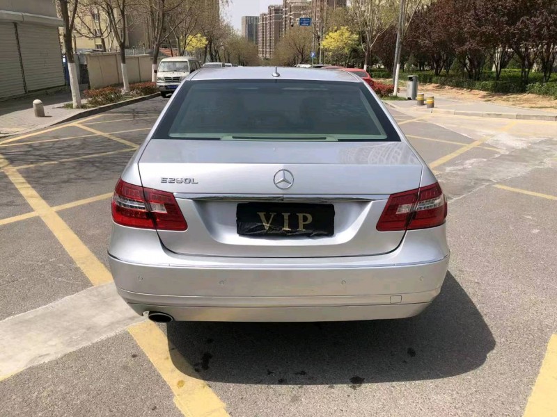 淄博11年奔驰E8