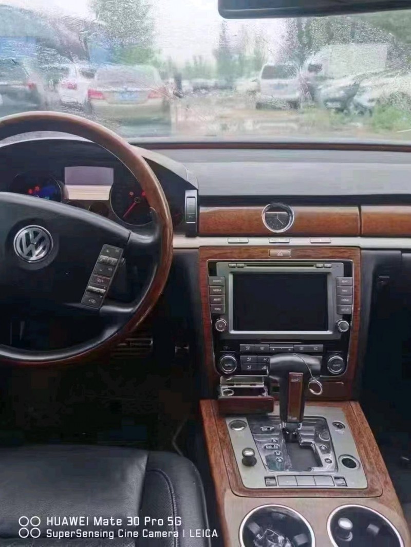 济南11年大众辉腾7