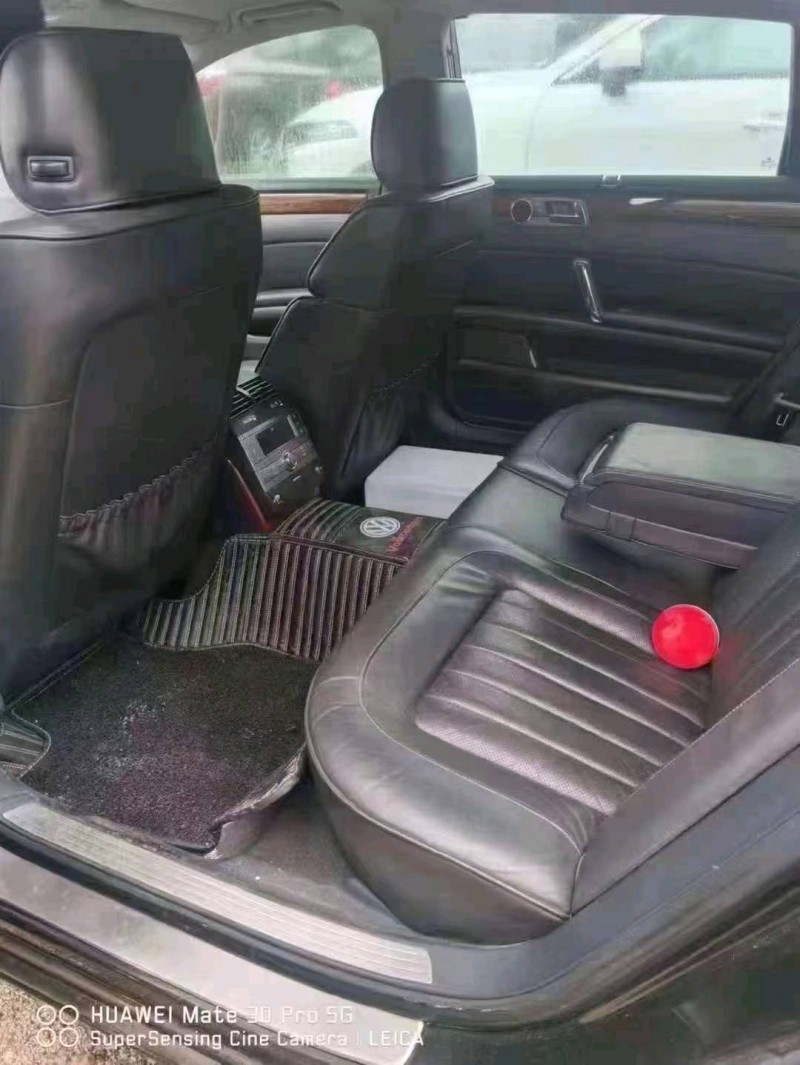 济南11年大众辉腾6