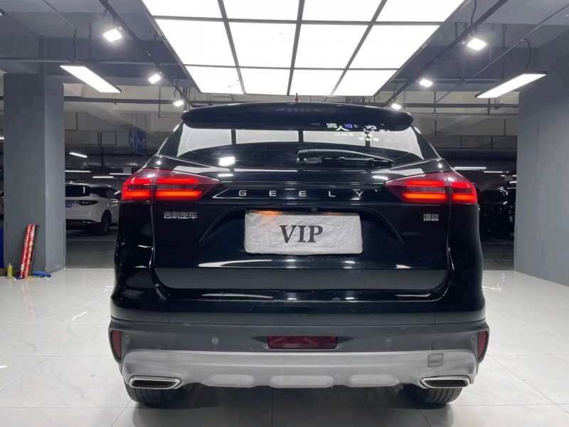 成都21年吉利博越9