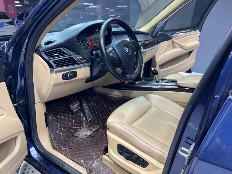 成都11年宝马X55