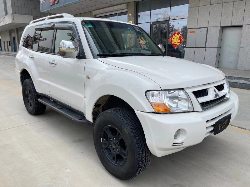 济宁12年三菱帕杰罗2