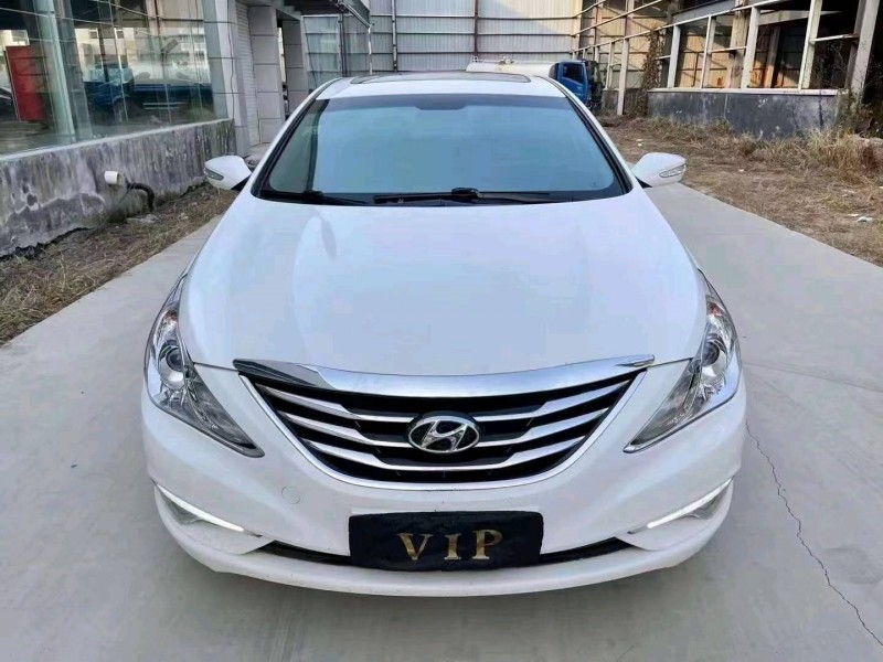 济宁15年现代索纳塔八1