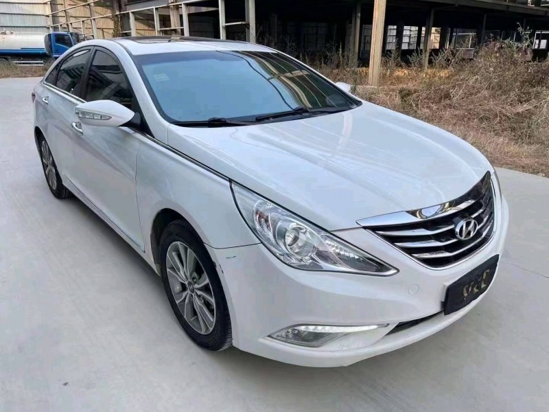 济宁15年现代索纳塔八3