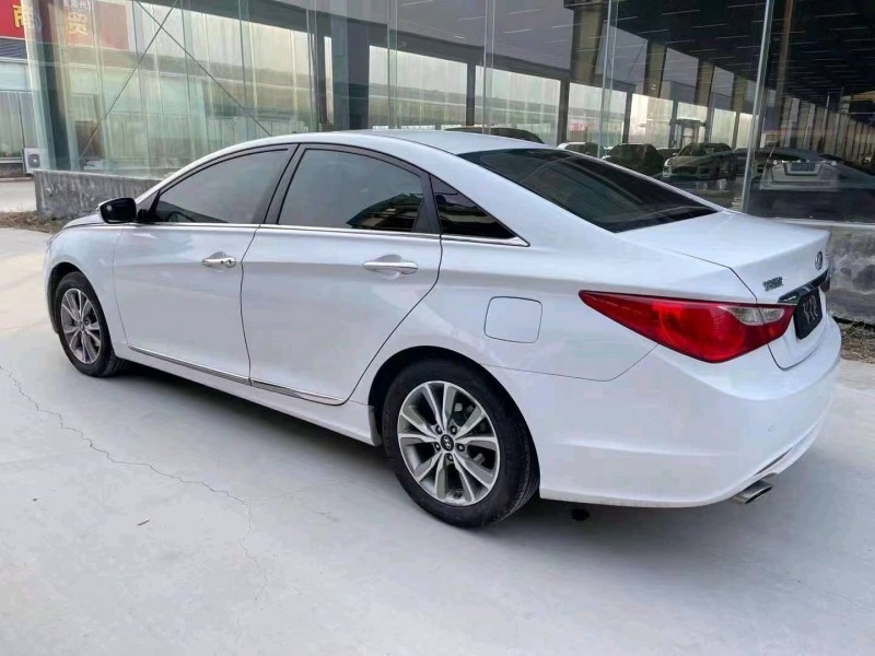 济宁15年现代索纳塔八7