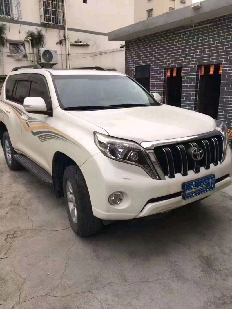 济南16年丰田普拉多1