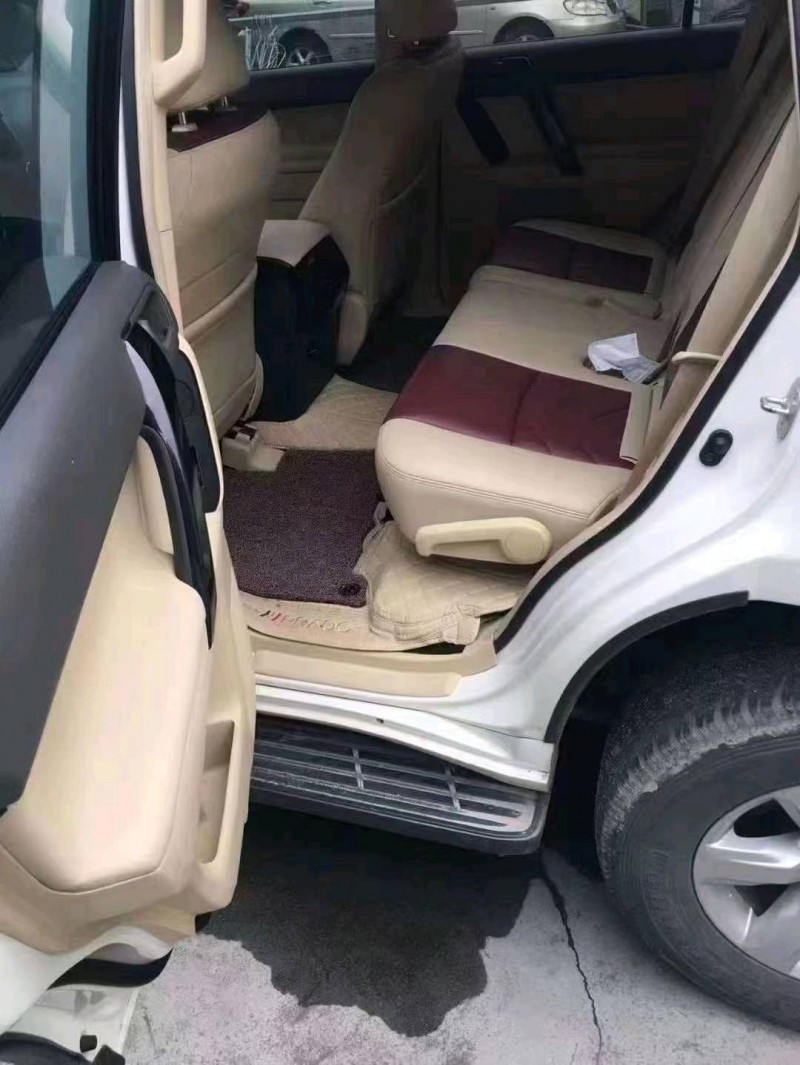 济南16年丰田普拉多4